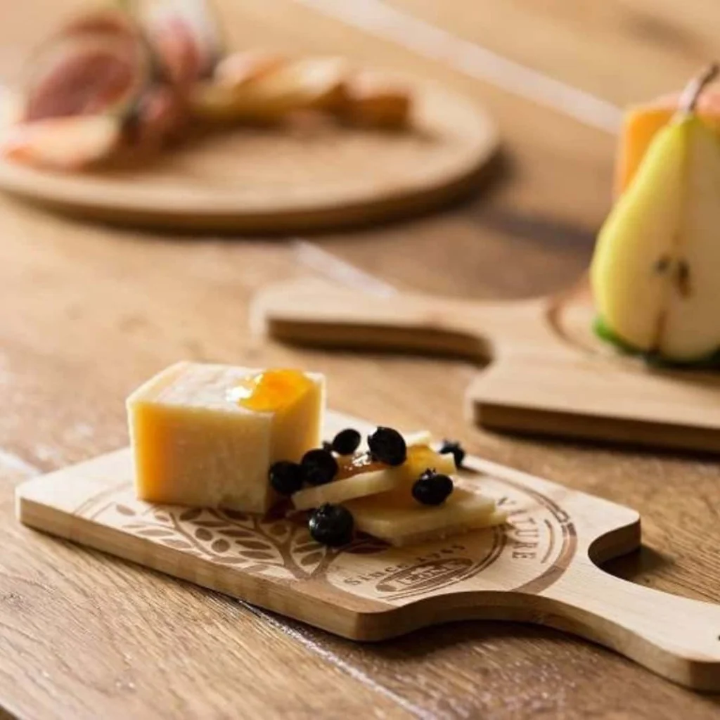 Tagliere Pinsa Bamboo con Manico 15x30x1 cm LEONE