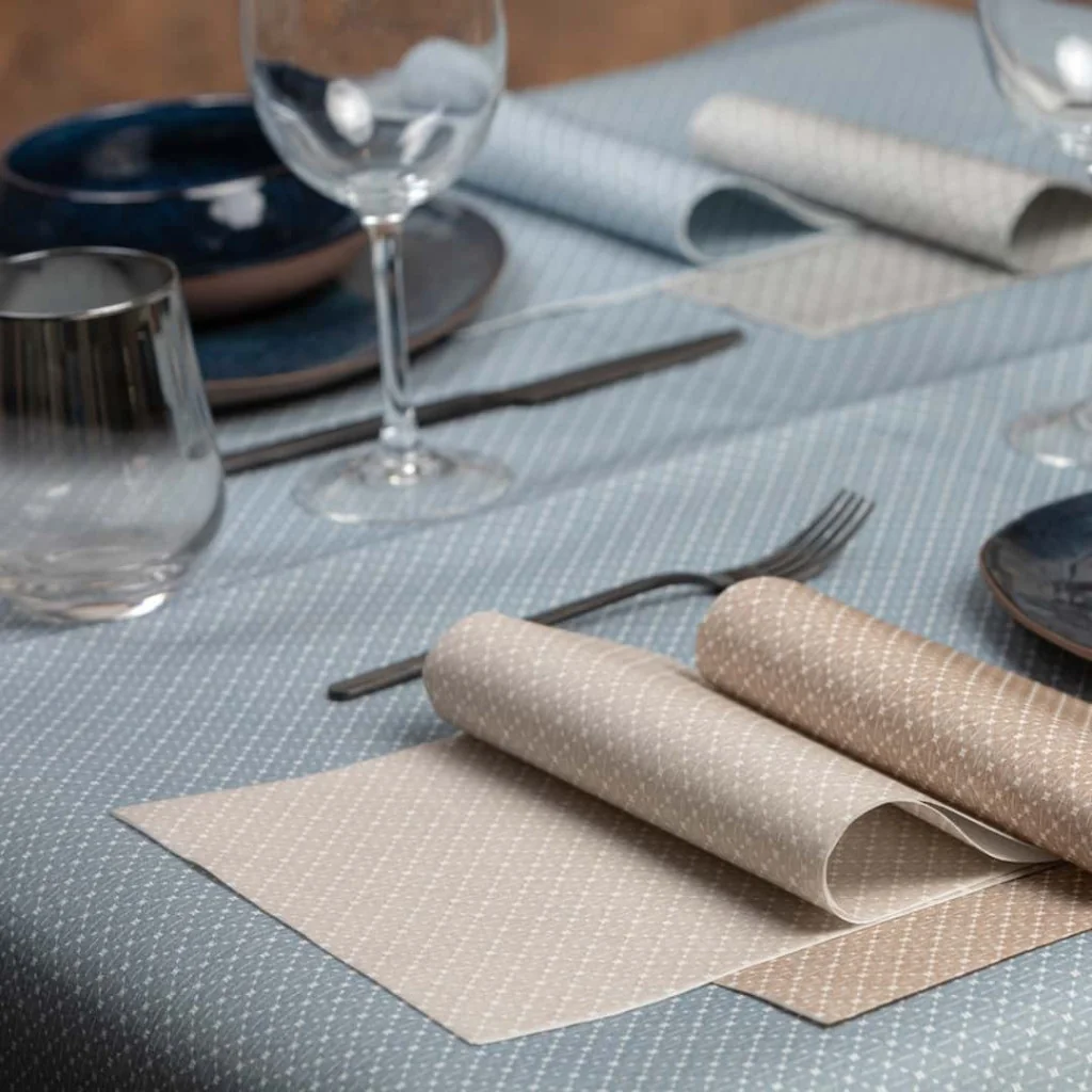 Tovaglia Airlaid Crochet Avio 100x100 cm 20 pz RO.IAL