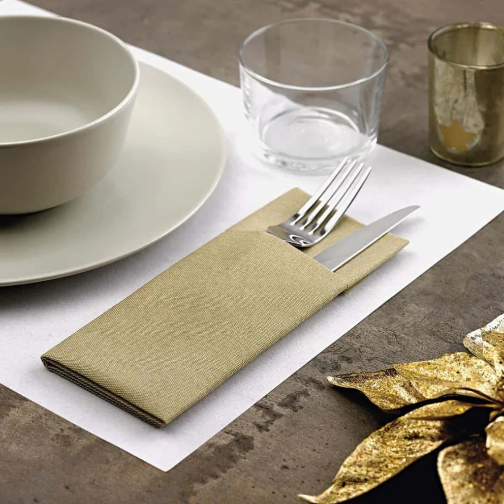 Tovagliolo Spunlaid Pocket Vela Oro 36x46 cm 50pz VENTIDUE
