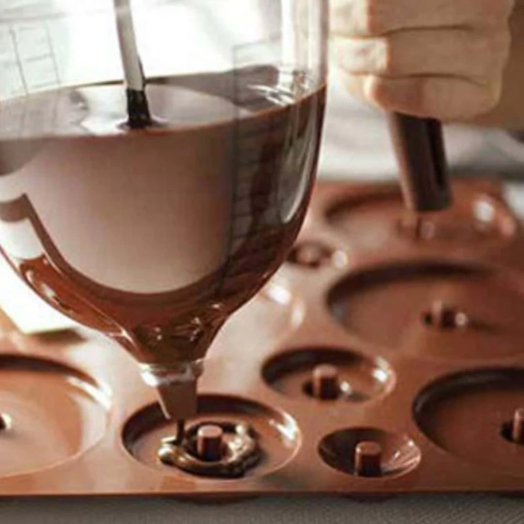 Stampo Uova di Pasqua Cioccolato 3D Egg Choc SILIKOMART