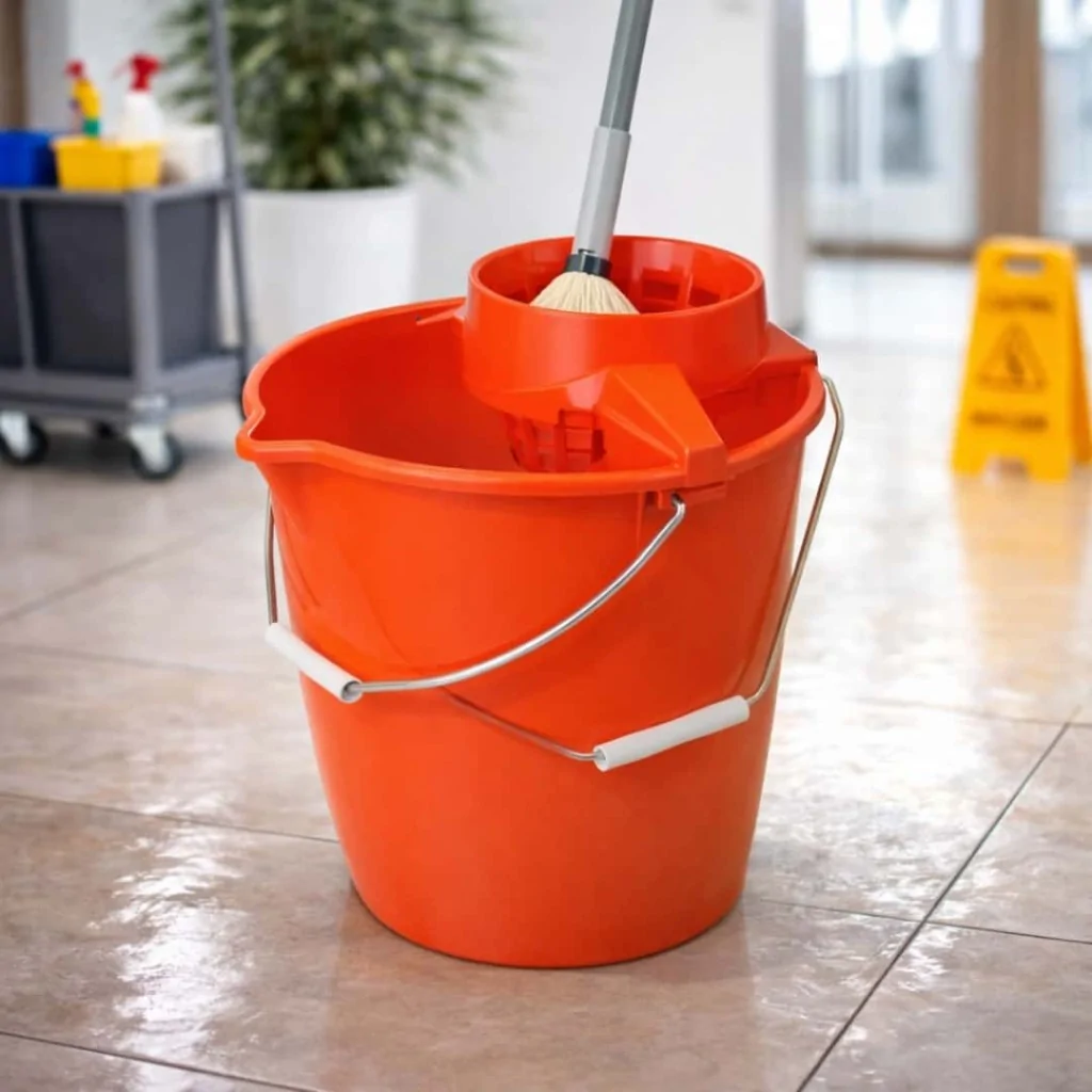 Secchio Pulizie Tondo o Ovale con Strizzatore 12 lt DT
