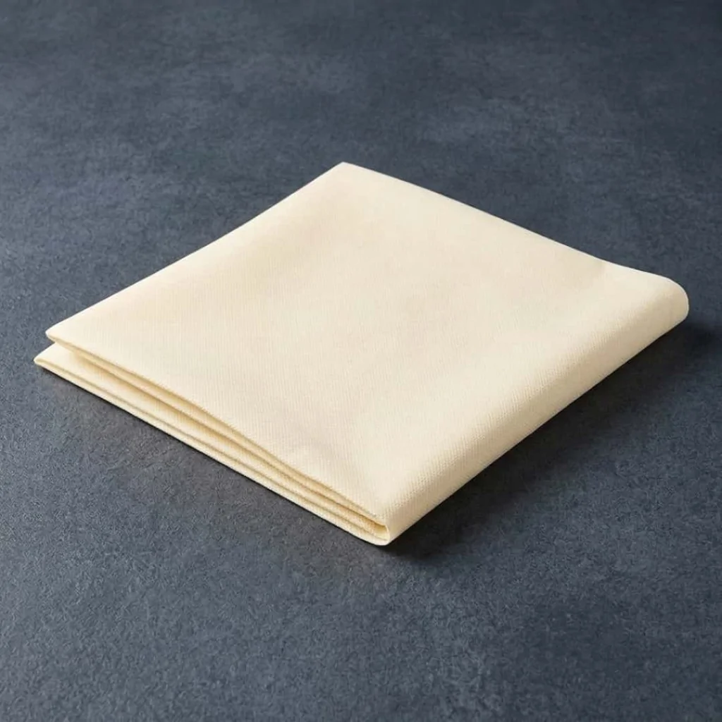 Tovaglia Coprimacchia TNT Avorio 120x120 cm 25pz DT
